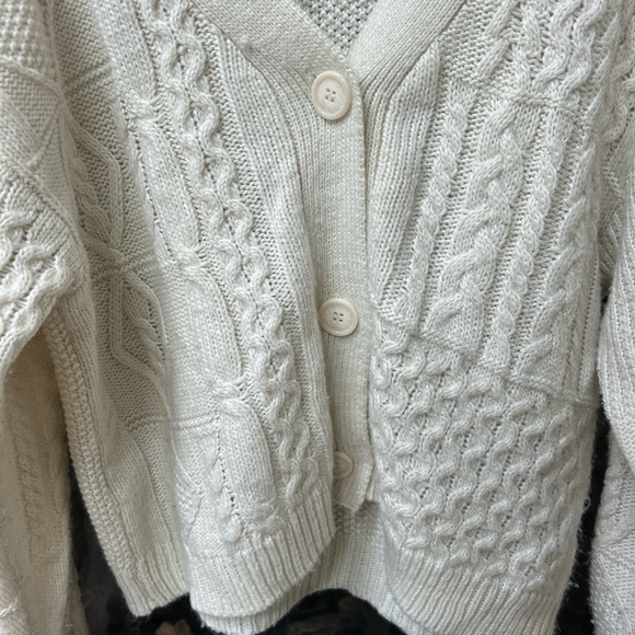 Elegant Ivory Cable Knit Cardigan - Picture 5 of 5